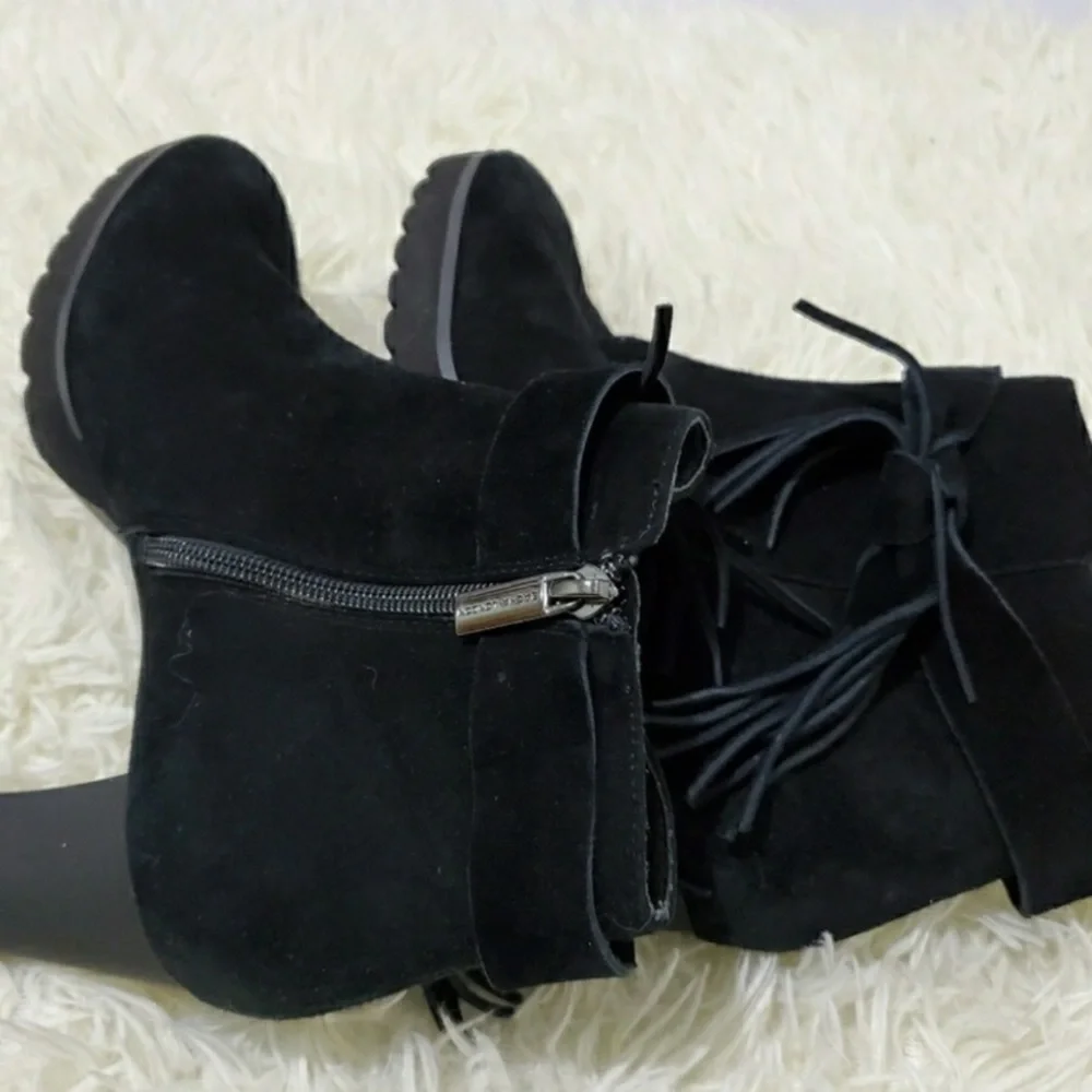 Sacha London never worn